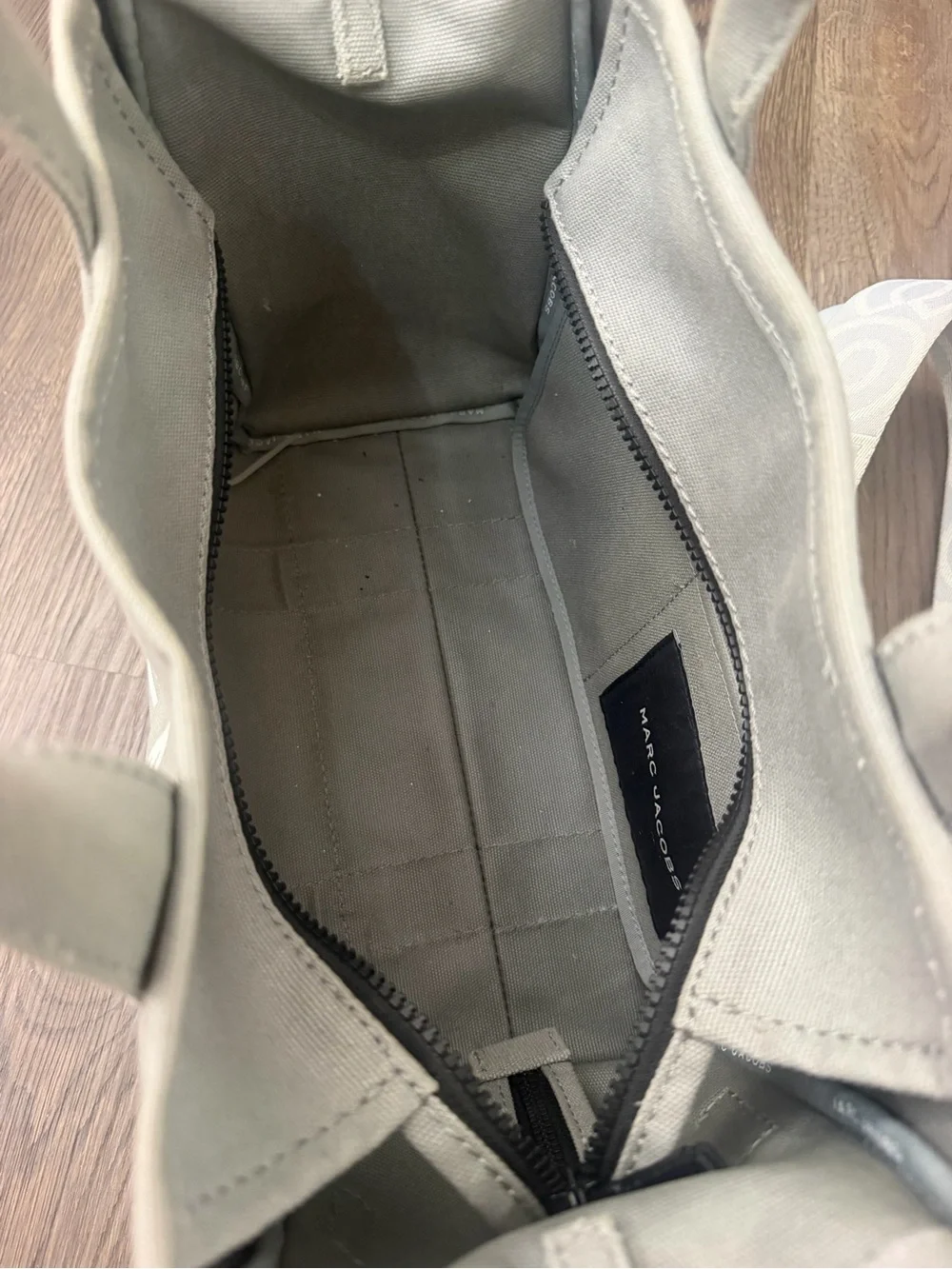Marc Jacobs The Tote Bag in Light Gray with Removable Logo Strap